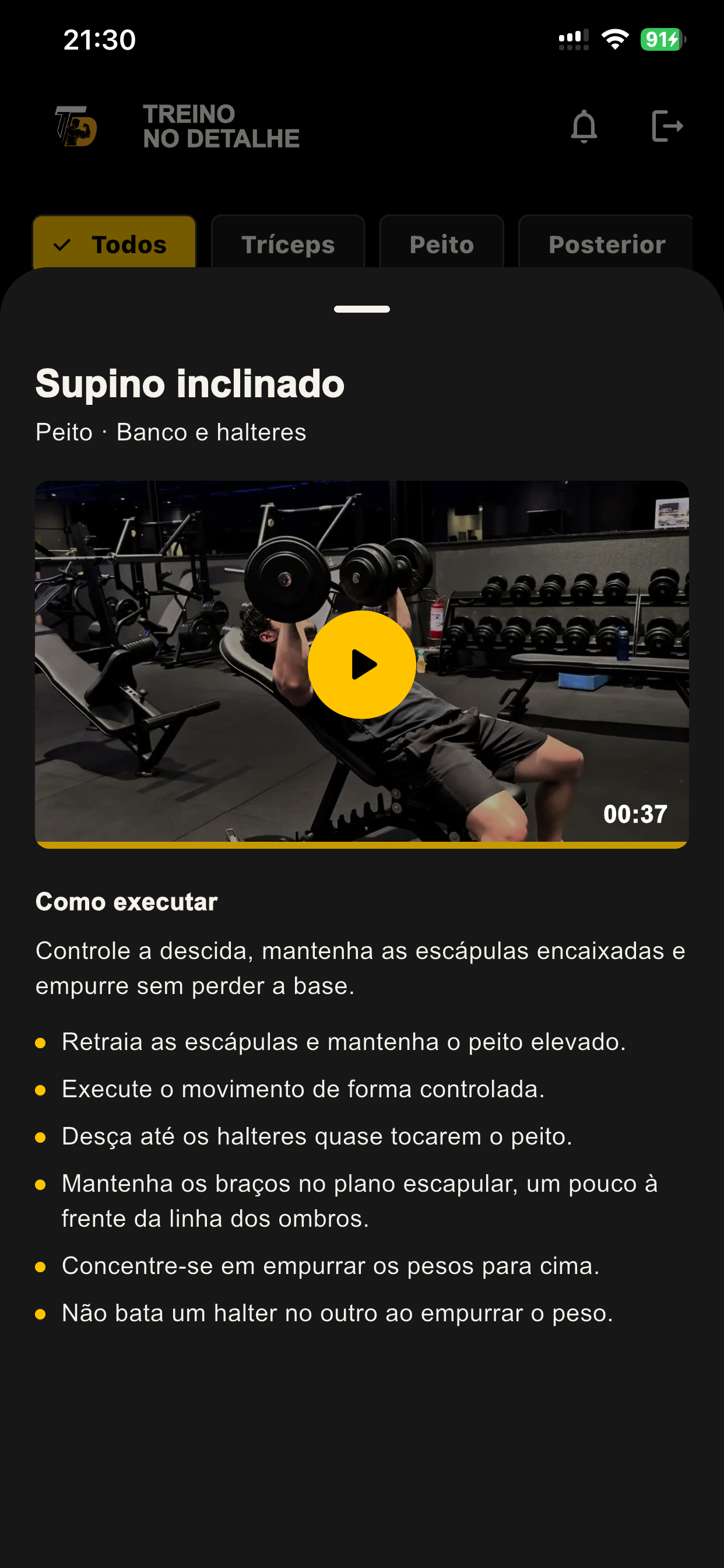 Tela de execução em vídeo de um exercício no aplicativo